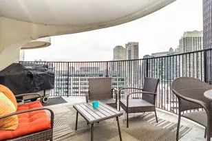 300 N State St, Chicago, IL 60654 - Photo 14