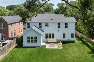 1060 Cedar Ln, Northbrook, IL 60062 - Photo 2