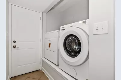 2710 N Artesian Avenue, Chicago, IL 60647 - Photo 16