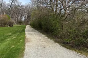 258 S Root Dr, Crete, IL 60417 - Photo 1