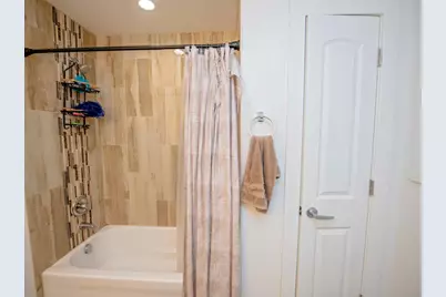 105 N 12th Avenue, Melrose Park, IL 60160 - Photo 18