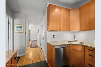 1309 W Foster Avenue #2W, Chicago, IL 60640 - Photo 10