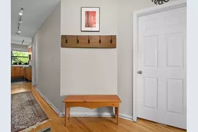 1309 W Foster Avenue #2W, Chicago, IL 60640 - Photo 2