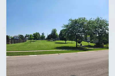 1998 N Karen Lane, Round Lake Beach, IL 60073 - Photo 4