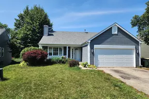 1998 N Karen Ln, Round Lake Beach, IL 60073 - Photo 2