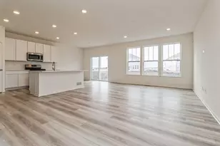 267 Red Oak Cir, Volo, IL 60020 - Photo 2