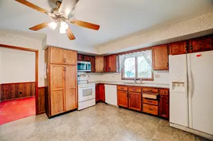 601 E Porter Ave, Watseka, IL 60970 - Photo 16