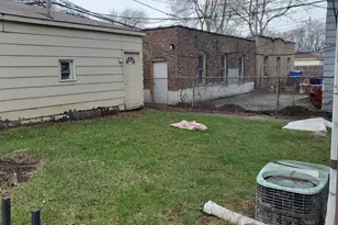 6414 N Rockwell St, Chicago, IL 60645 - Photo 2