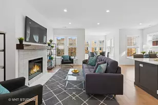 847 W Ainslie St, Chicago, IL 60640 - Photo 2