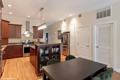2051 W Belmont Avenue #1, Chicago, IL 60618 - Photo 8