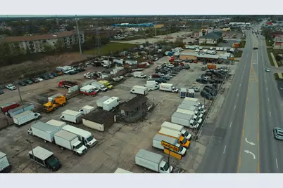 712 S Green Bay Road, Waukegan, IL 60085 - Photo 1