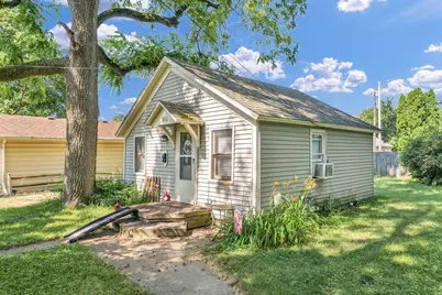 413 E Lincoln Street, Monticello, IL 61856 - Photo 2