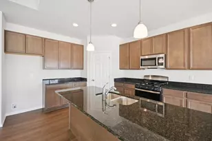 341 N Aspen Dr, Cortland, IL 60112 - Photo 12