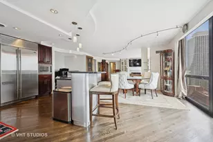 1122 N Clark St, Chicago, IL 60610 - Photo 6