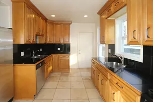 2458 N Clybourn Ave, Chicago, IL 60614 - Photo 2