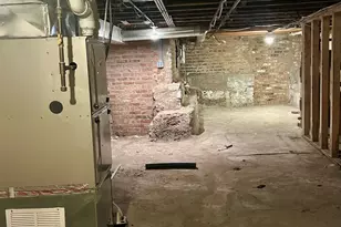 8105 S Muskegon Ave, Chicago, IL 60617 - Photo 12