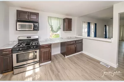 213 N Main Street, Sandwich, IL 60548 - Photo 8