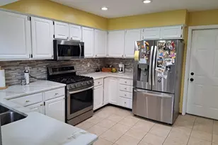 135 Thornhill Farm Ln, Saint Charles, IL 60175 - Photo 12