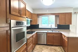 1402 Berry Ln, Flossmoor, IL 60422 - Photo 8