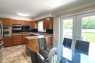 1402 Berry Ln, Flossmoor, IL 60422 - Photo 6