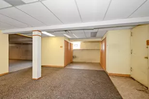 2820 W 100th Pl, Evergreen Park, IL 60805 - Photo 12