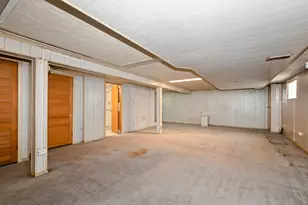 2820 W 100th Pl, Evergreen Park, IL 60805 - Photo 10