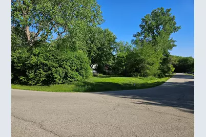 615 W Eastern Avenue, McHenry, IL 60051 - Photo 2