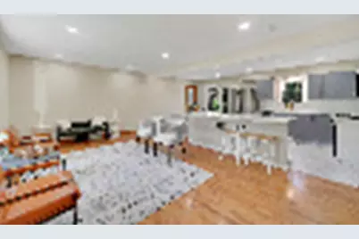 [Address not provided], Glen Ellyn, IL 60137 - Photo 4