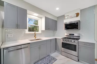 [Address not provided], Glen Ellyn, IL 60137 - Photo 10