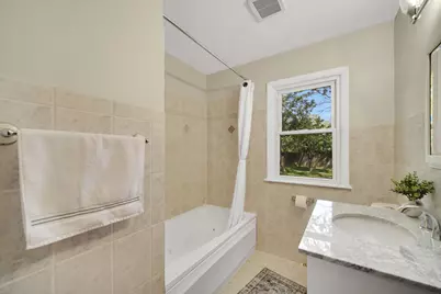 [Address not provided], Glen Ellyn, IL 60137 - Photo 14