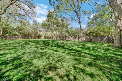 [Address not provided], Glen Ellyn, IL 60137 - Photo 24