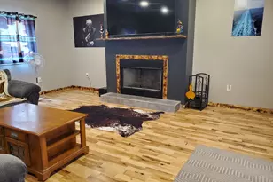 507 N Secor St, Gilman, IL 60938 - Photo 6