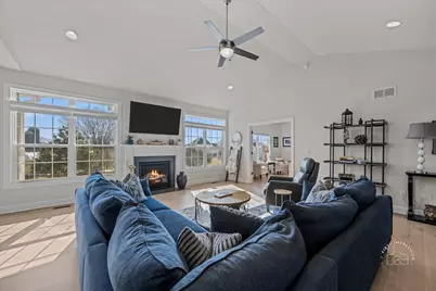 4N363 Norton Glen Boulevard, Saint Charles, IL 60175 - Photo 6