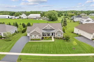 4N363 Norton Glen Blvd, Saint Charles, IL 60175 - Photo 2