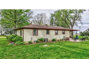 1907 Coalville Rd, Streator, IL 61364 - Photo 4