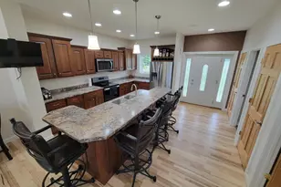 7648 N Indian Ridge Rd, East Dubuque, IL 61025 - Photo 4