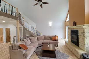 7648 N Indian Ridge Rd, East Dubuque, IL 61025 - Photo 8