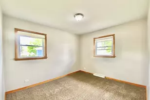 664 E 163rd St, South Holland, IL 60473 - Photo 14