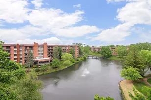 601 Lake Hinsdale Dr, Willowbrook, IL 60527 - Photo 4