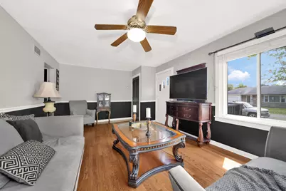 10045 S Kostner Avenue, Oak Lawn, IL 60453 - Photo 4