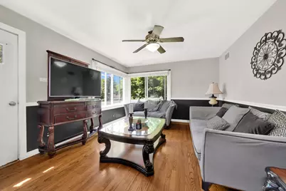 10045 S Kostner Avenue, Oak Lawn, IL 60453 - Photo 2