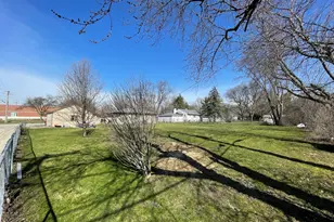 11 Shagbark Rd, Lake Bluff, IL 60044 - Photo 4