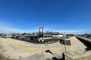 511 Rockland Rd, Lake Bluff, IL 60044 - Photo 2