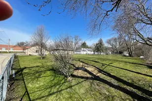 511 Rockland Rd, Lake Bluff, IL 60044 - Photo 18