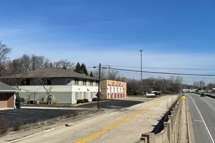 511 Rockland Rd, Lake Bluff, IL 60044 - Photo 12