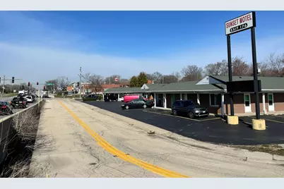 511 Rockland Road, Lake Bluff, IL 60044 - Photo 1