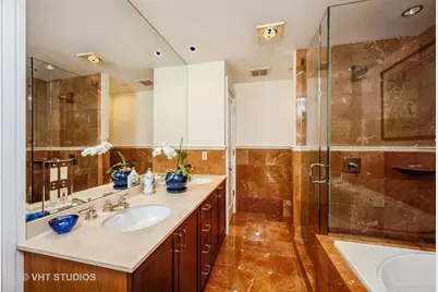 800 N Michigan Avenue #3203, Chicago, IL 60611 - Photo 8