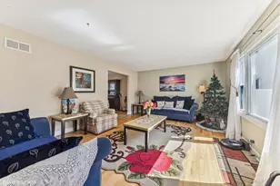 121 S Parkside Ave, Glen Ellyn, IL 60137 - Photo 4