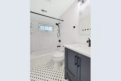 401 S Fourth Avenue, Libertyville, IL 60048 - Photo 20