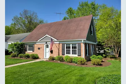 401 S Fourth Avenue, Libertyville, IL 60048 - Photo 1
